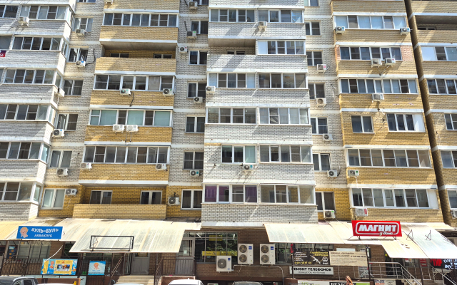 Квартира просторная с тремя раздельными спальными местами парк Галицкого