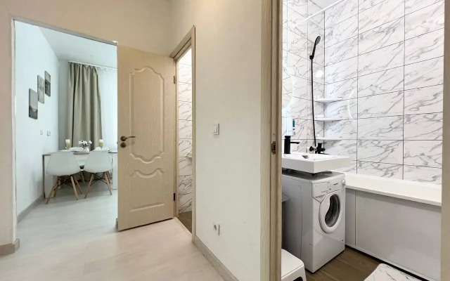 Uyutnaya I Svetlaya U Metro Flat