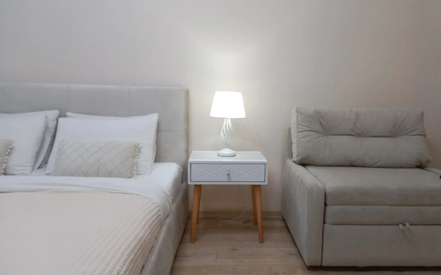 Relax odnushka v tsentre dlya troikh Flat