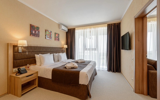 Shato Pino Hotel
