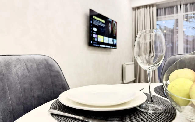 Na Pervomayskoy Ulitse 1 Apartments