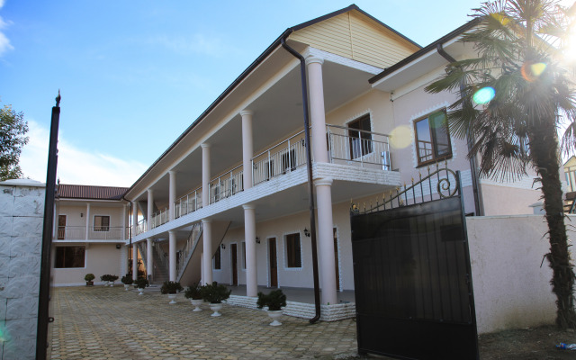 Platan 1 Guest House