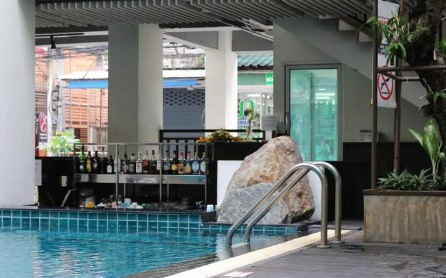 Отель Sunshine Hotel & Residences