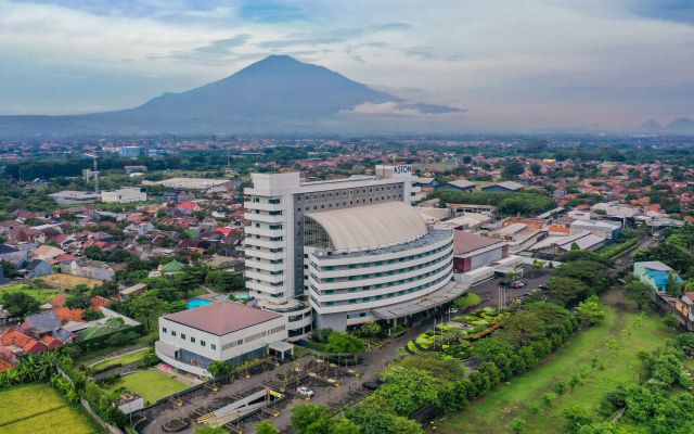 Отель Aston Cirebon Hotel & Convention Center