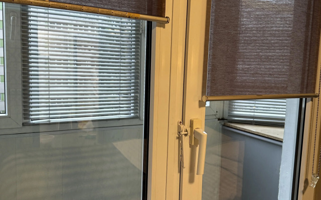 Yevrodvushka Poema-Apart Na Yesenina Flat