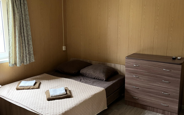 Na Uyutnoy 10 Guest House