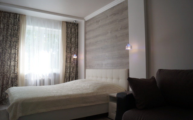 Apartamenty S Gostinnoy I 2 Spalnyami Flat