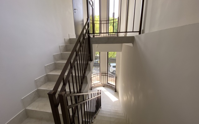V Centre Sukhuma u Morya Apartments