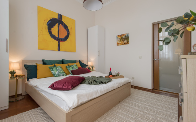 Квартира GM Apartments Стильная Трехкомнатная на Бульварном кольце
