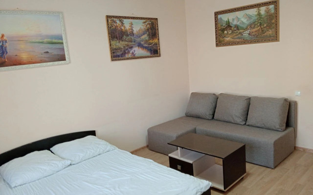 Uyutnaya v Tikhom Kvartale Flat