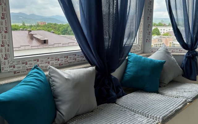 Skandinaviya Odnokomnatnaya Lyuksovaya S Vidom Na Gory Flat