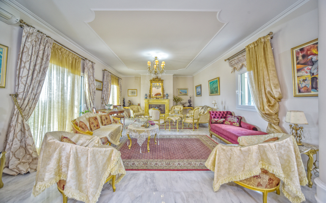 Ellania Villa