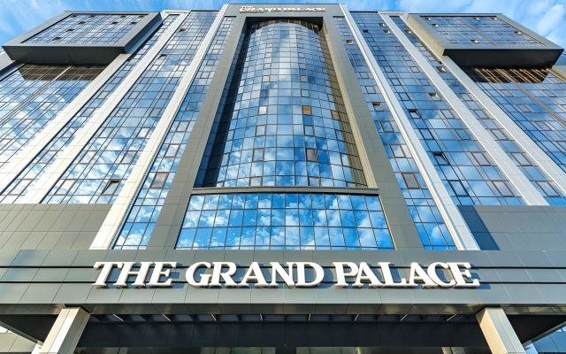 Dvukhkomnatnye apartamenty Polulyuks v Apart-Otele The Grand Palaces Apartments
