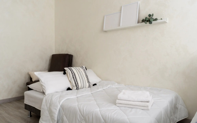 Dve podushki na Valdajskoj, 2k2 Flat