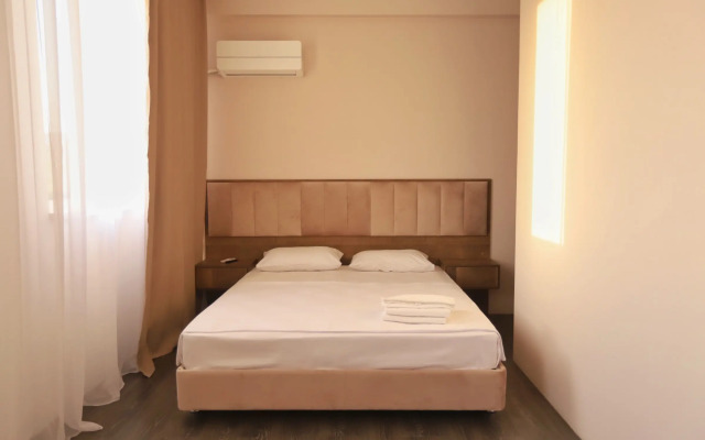 Golden City Hotel