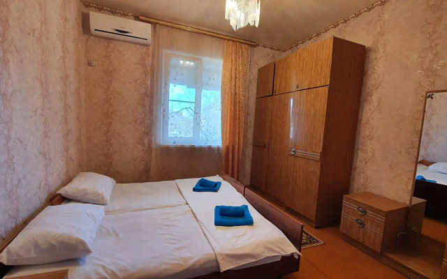 Uyut Guest house