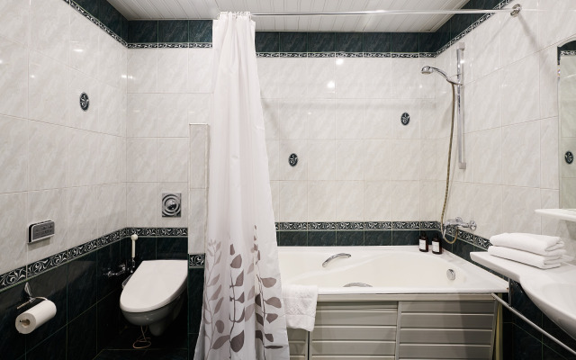 Квартира GM Apartments Шикарная Трешка в Элитном Доме с Охраной