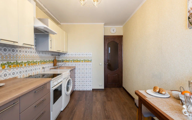 Uluchshennye Natali na Metro Akademika Yangelya Apartments