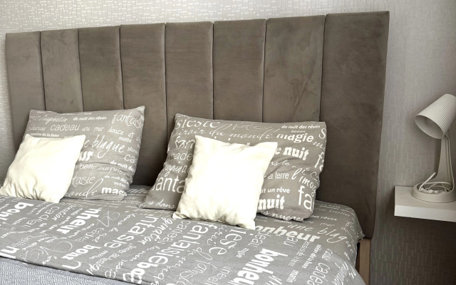 Квартира рядом с УВЗ Патона 8/4