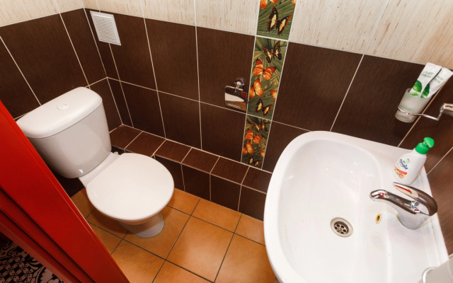 Квартира Гостевая Алеся на Малышева 4Б 2