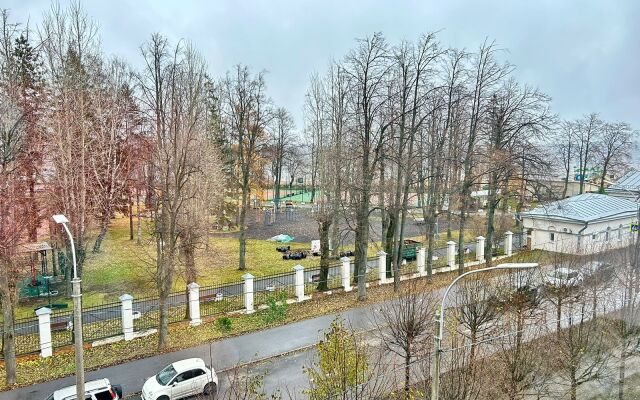 Briz na Tulonskoy allee Flat