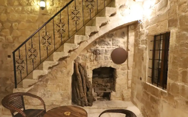 Zerzevan Hotel