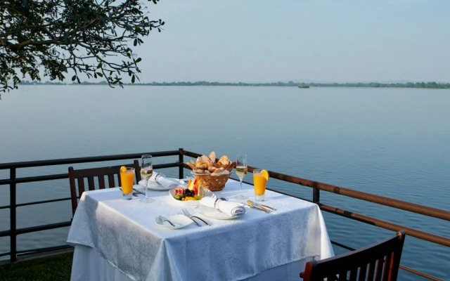 EKHO Lake House - From Colonial Bungalow to Royal Retreat