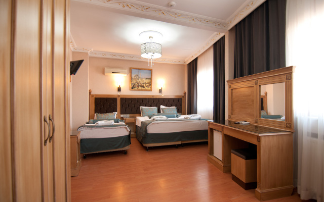 Blue Tuana Hotel