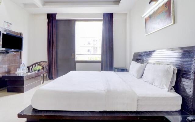 Blue Moon Residency Hotel & Restaurant Hotel