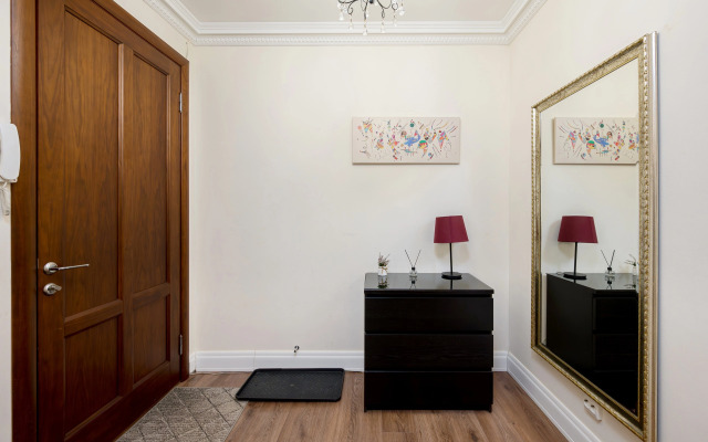 Квартира у Taвpичeского сада