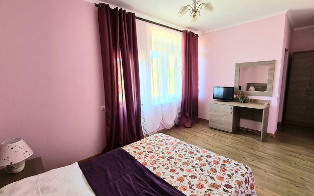 Russkaya Skazka Guest House