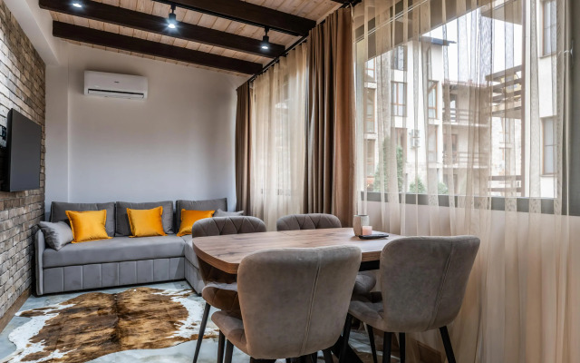 Oplot - «ATTIC» v skandinavskom stile 1 Apartments