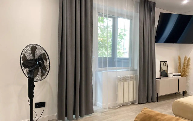 2-K s Klassnym Remontom na Pobede u Tsentra Flat