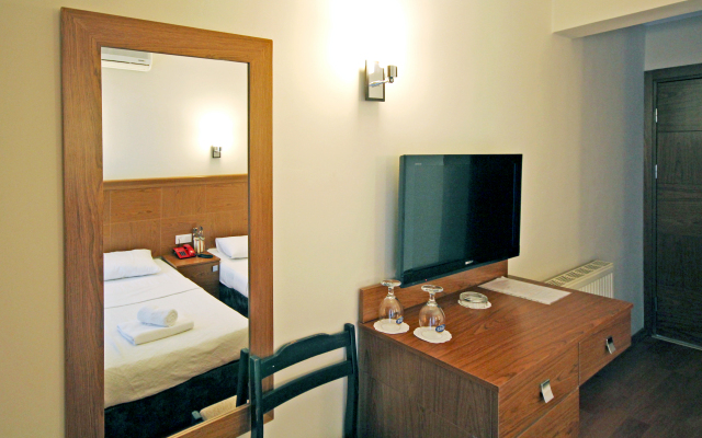 Ucem Otel Golden Sea Hotel