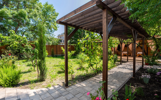 Nikos Guest House