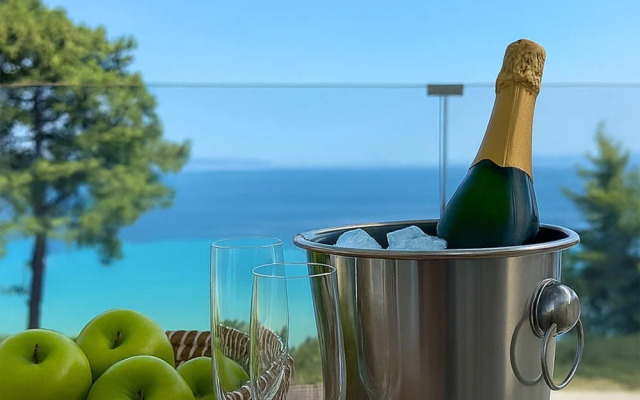 Отель Gloria luxury suites