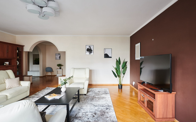 Квартира GM Apartments Шикарная Трешка в Элитном Доме с Охраной