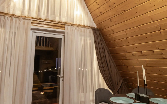 Частный дом A-frame Петрол из дерева 4х местный Ривер Хаус