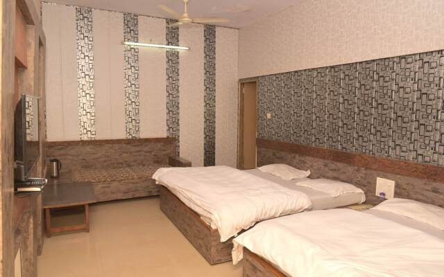 Hill Top Mount Abu By Ashoka Hotel