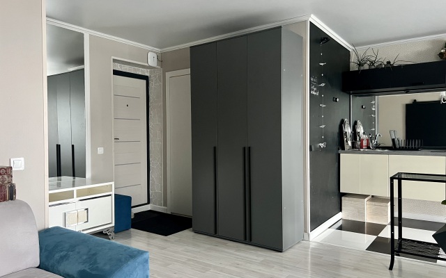 3-komnatnaya Zoya Apart v tsentre u Nizhnego ozera Flat