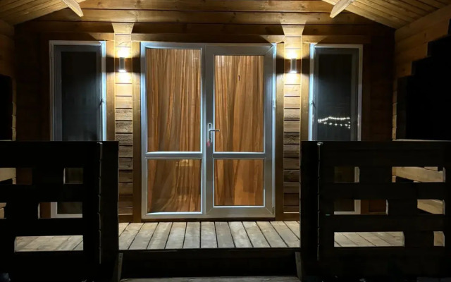 Guest house Mayak Village
