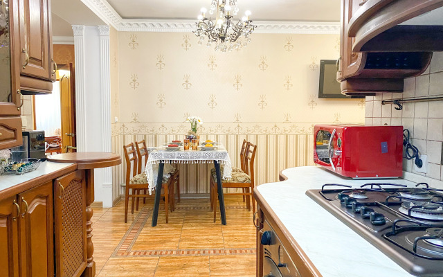 Admiralskaya V Tsentre Sevastopolya Flat