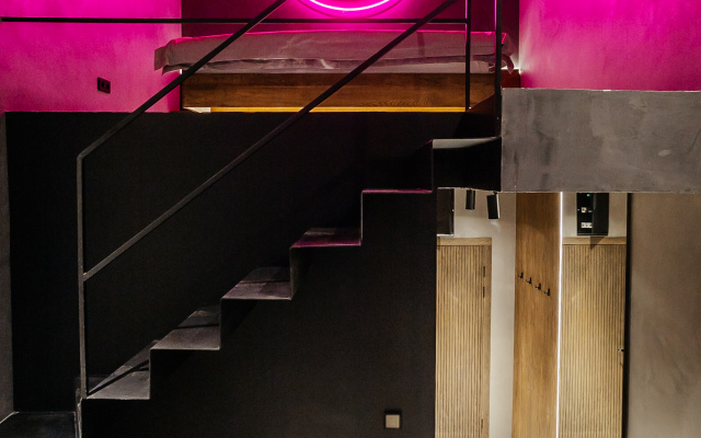 Moon2 Hotel