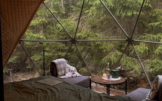 Dom V Lesu Woodglamp Baza otdykha
