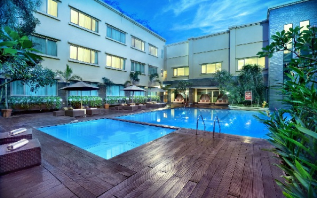 Aston Tropicana Hotel