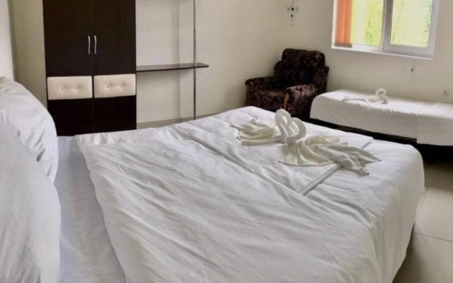 LooBeach Guest House
