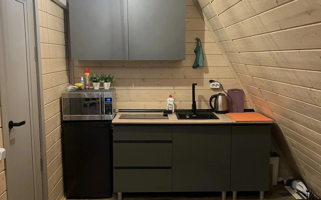 Частный дом Уютный у Реки с Чаном в Современном Стиле