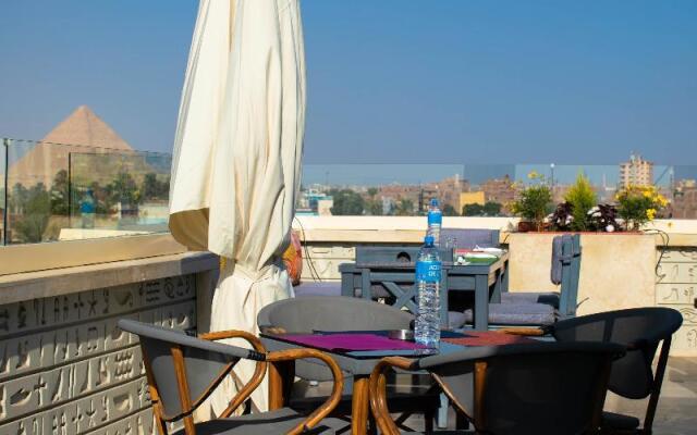 Pyramids Oasis Hotel