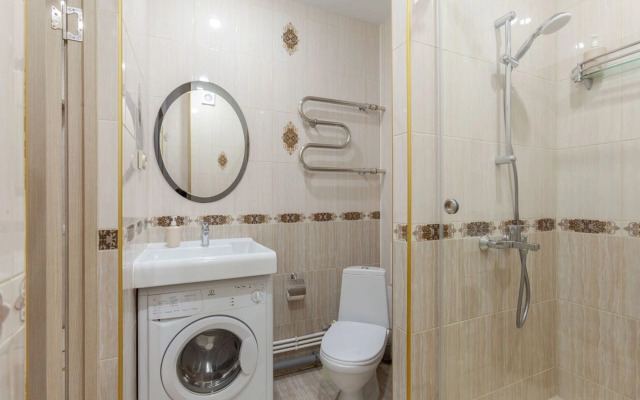Na Ulitse Novo-Sadovaya 215B Flat