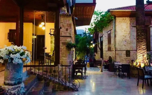 Отель White Garden